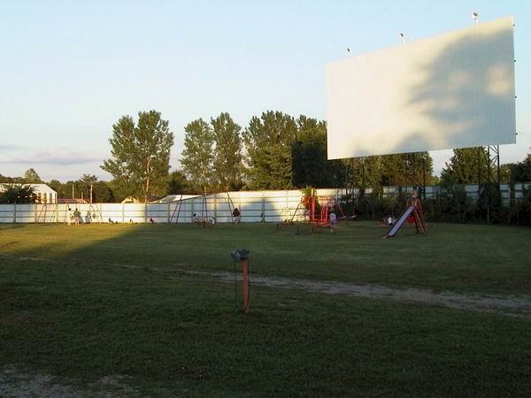 5 Mile Drive-In Theatre - Lot And Screen